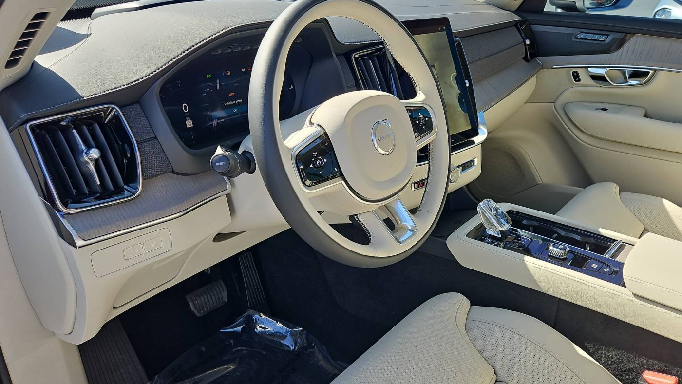 2025 Volvo XC90 YV4H60JG4S1390186