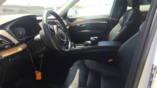 2022 Volvo XC90 - Images - 4