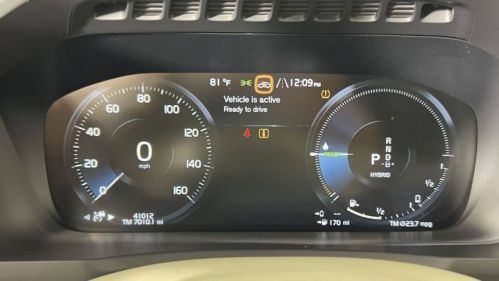 2022 Volvo XC90 - Images - 10