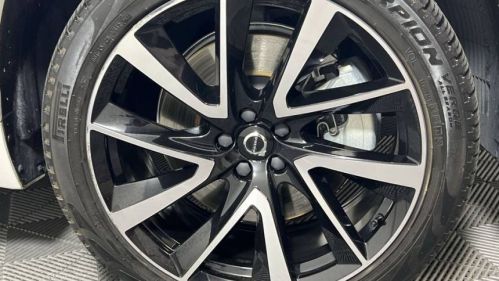 2022 Volvo XC90 - Images - 19