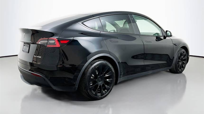 2021 Tesla Model Y 5YJYGDEE2MF077986