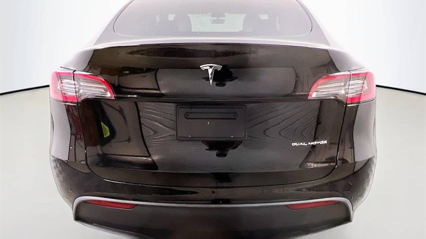 2021 Tesla Model Y 5YJYGDEE2MF077986