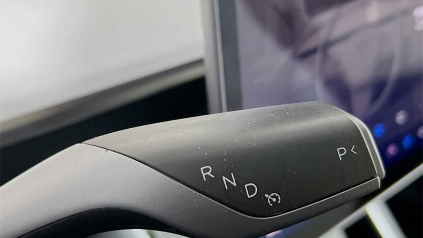 2021 Tesla Model Y 5YJYGDEE2MF077986