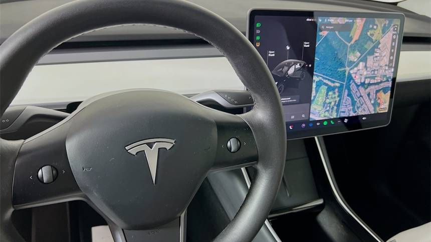 2021 Tesla Model Y 5YJYGDEE2MF077986