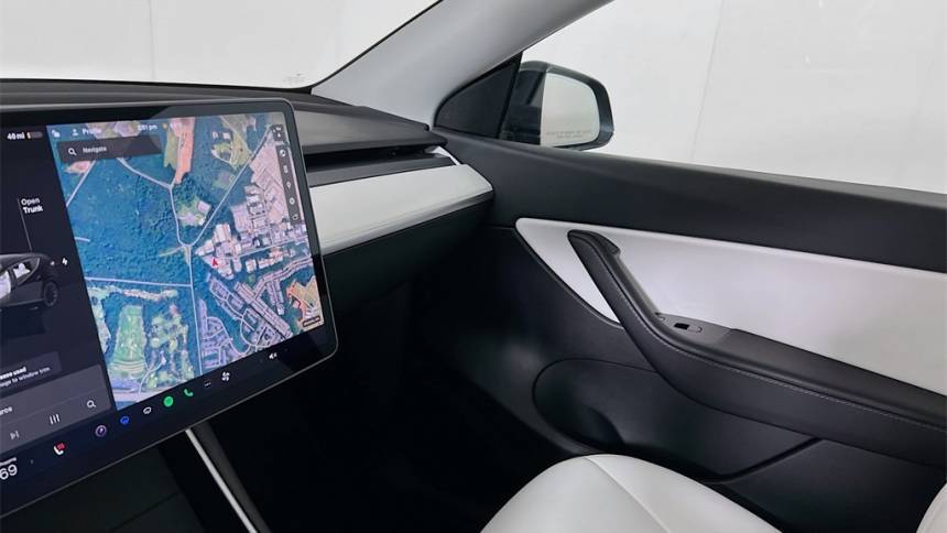 2021 Tesla Model Y 5YJYGDEE2MF077986