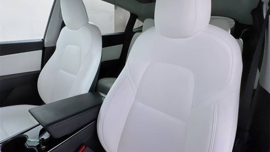 2021 Tesla Model Y 5YJYGDEE2MF077986