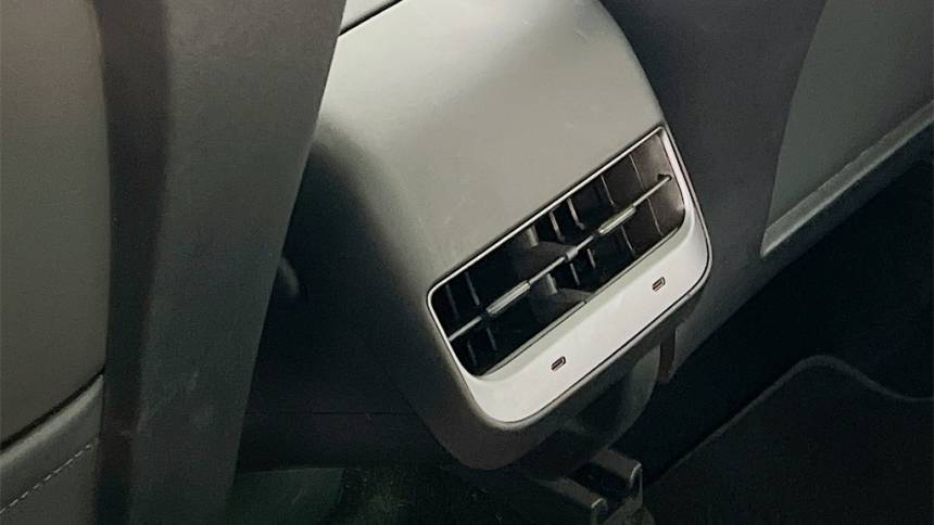 2021 Tesla Model Y 5YJYGDEE2MF077986