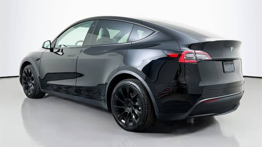 2021 Tesla Model Y 5YJYGDEE2MF077986