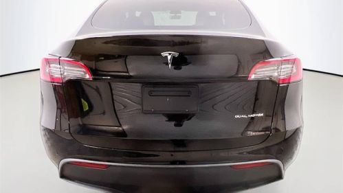 2021 Tesla Model Y 5YJYGDEE2MF077986