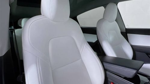 2021 Tesla Model Y 5YJYGDEE2MF077986