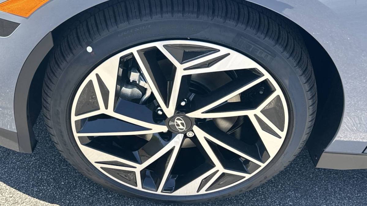 2025 Hyundai IONIQ 6 - Images - 14