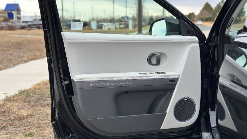 2025 Hyundai IONIQ 5 - Images - 20