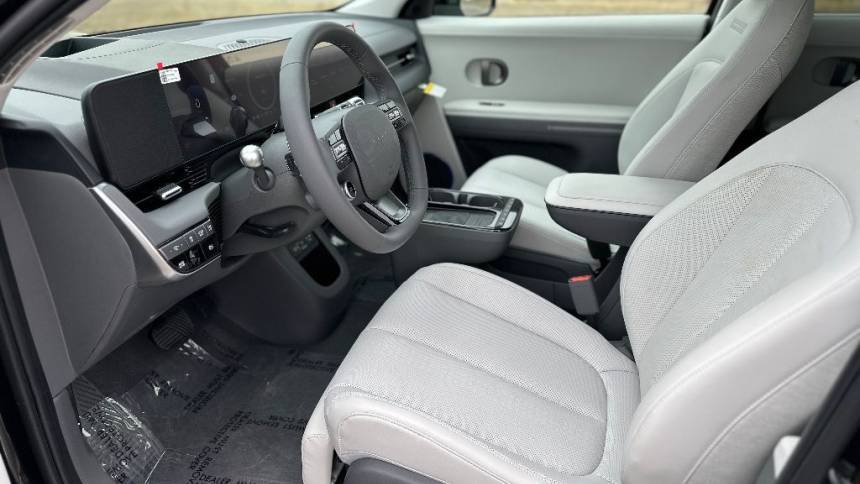2025 Hyundai IONIQ 5 - Images - 21