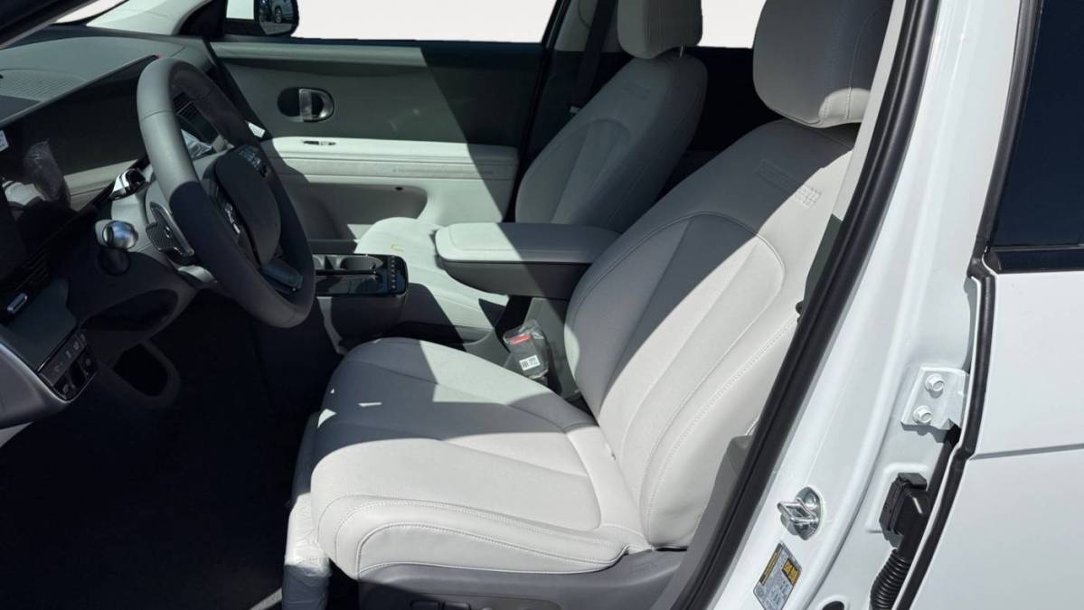 2025 Hyundai IONIQ 5 - Images - 10