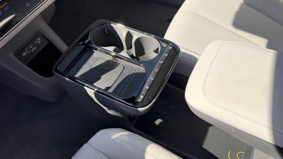 2025 Hyundai IONIQ 5 - Images - 13