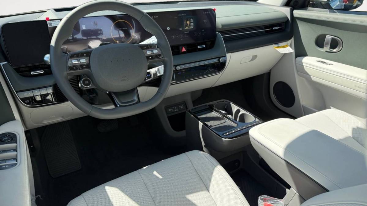 2025 Hyundai IONIQ 5 - Images - 15