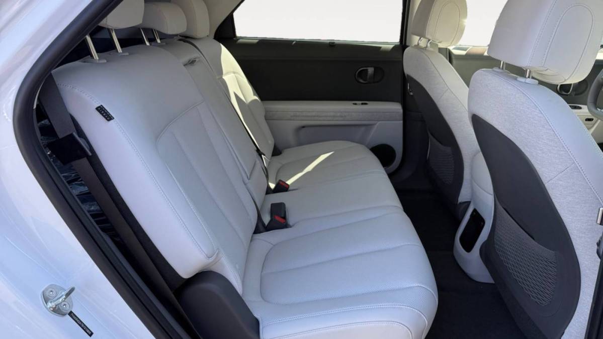 2025 Hyundai IONIQ 5 - Images - 18