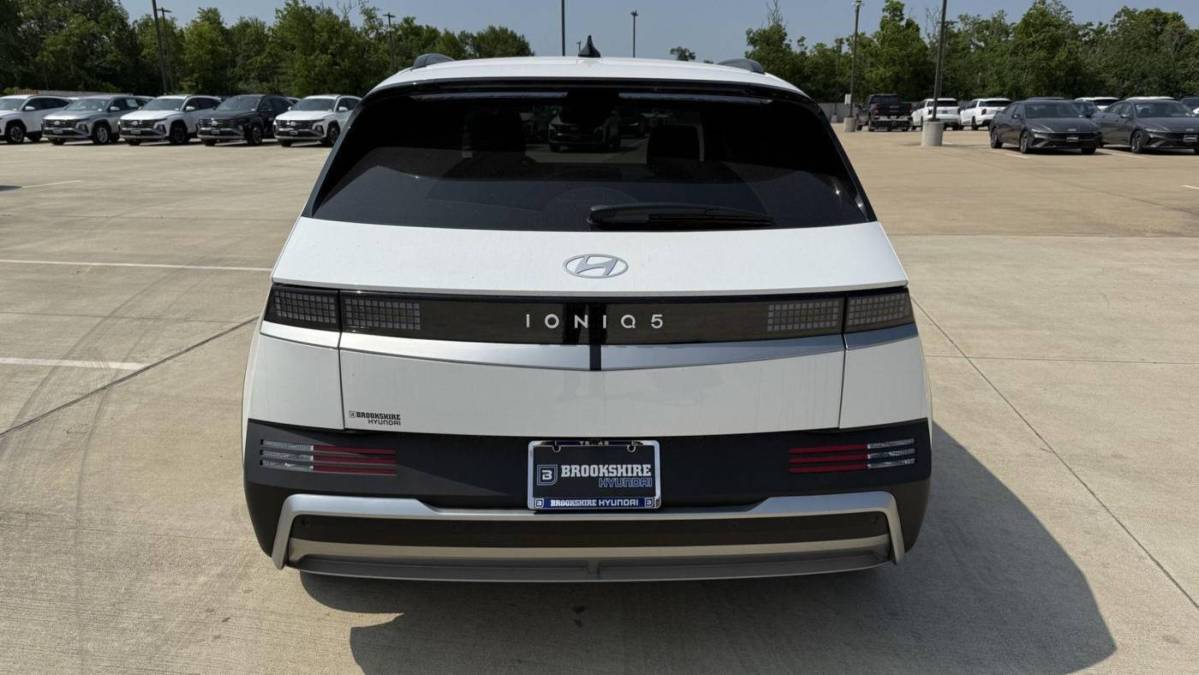 2025 Hyundai IONIQ 5 - Images - 5