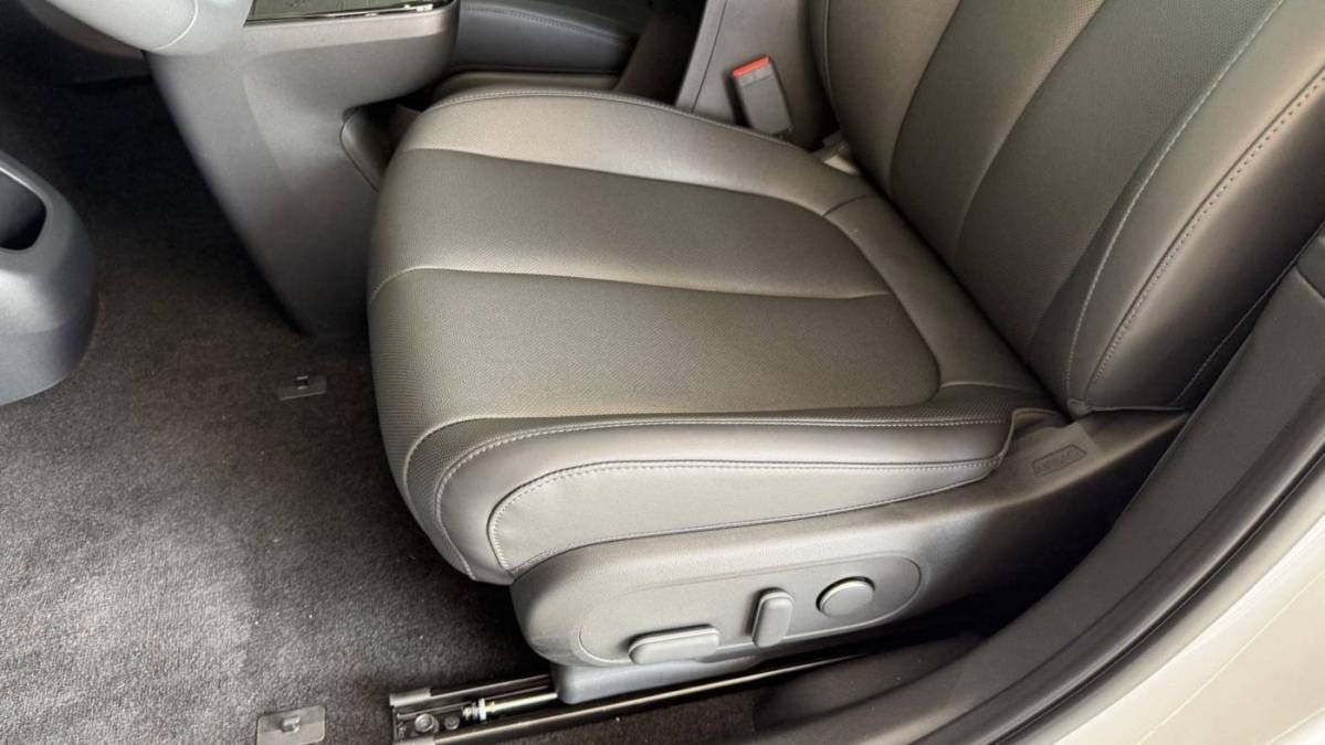 2025 Hyundai IONIQ 5 - Images - 11