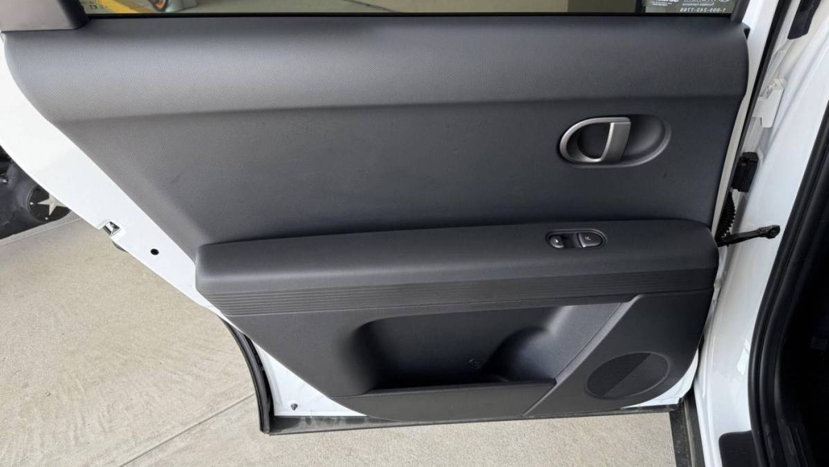 2025 Hyundai IONIQ 5 - Images - 25