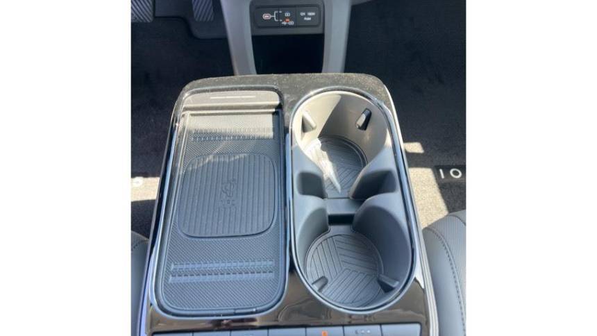 2025 Hyundai IONIQ 5 - Images - 15