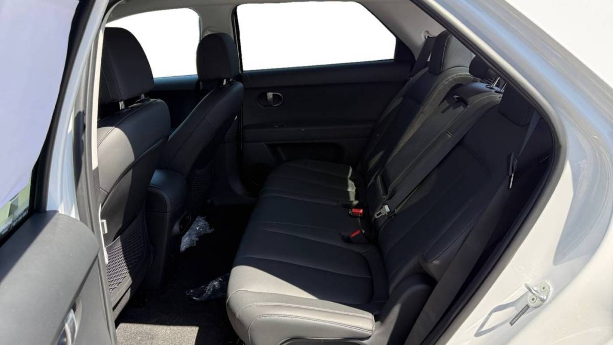 2025 Hyundai IONIQ 5 - Images - 16
