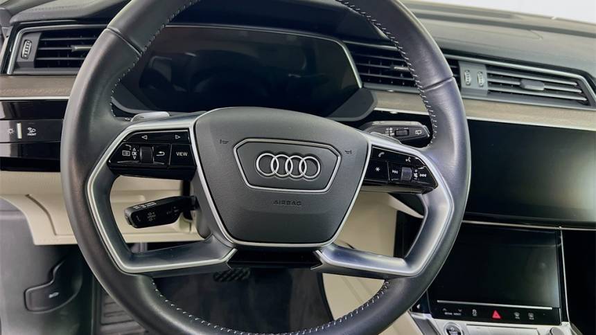 2021 Audi e-tron - Images - 12