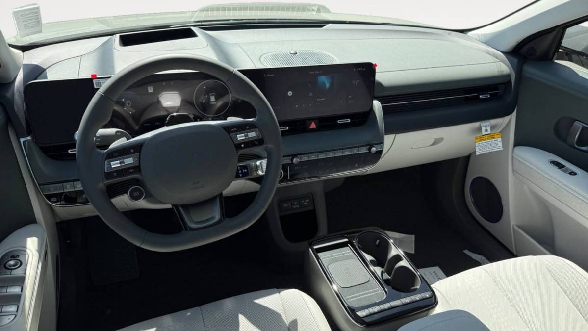 2025 Hyundai IONIQ 5 - Images - 15