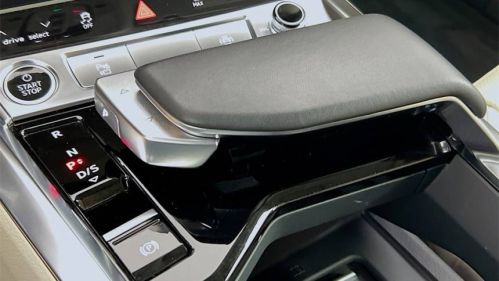 2021 Audi e-tron - Images - 19