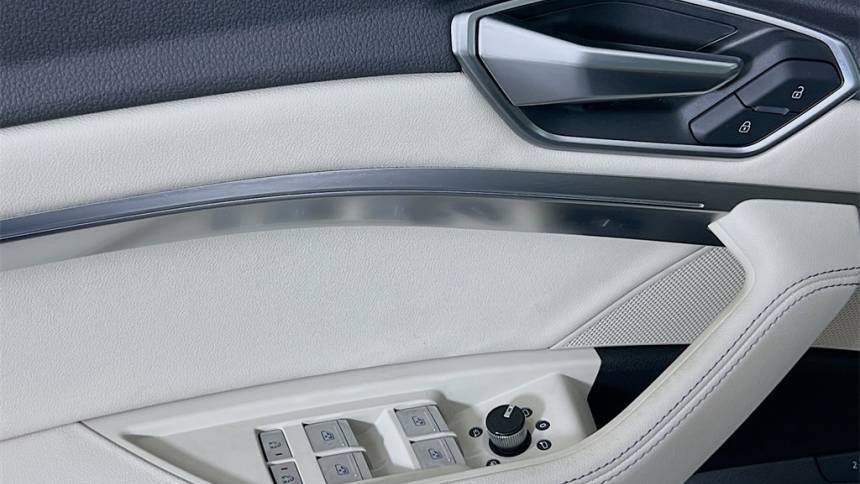 2021 Audi e-tron - Images - 20