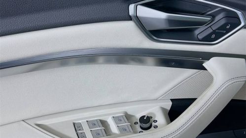 2021 Audi e-tron - Images - 20