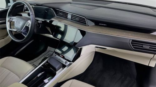 2021 Audi e-tron - Images - 31