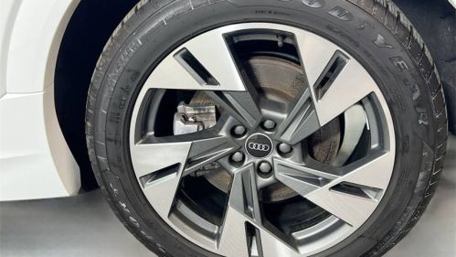 2021 Audi e-tron - Images - 32