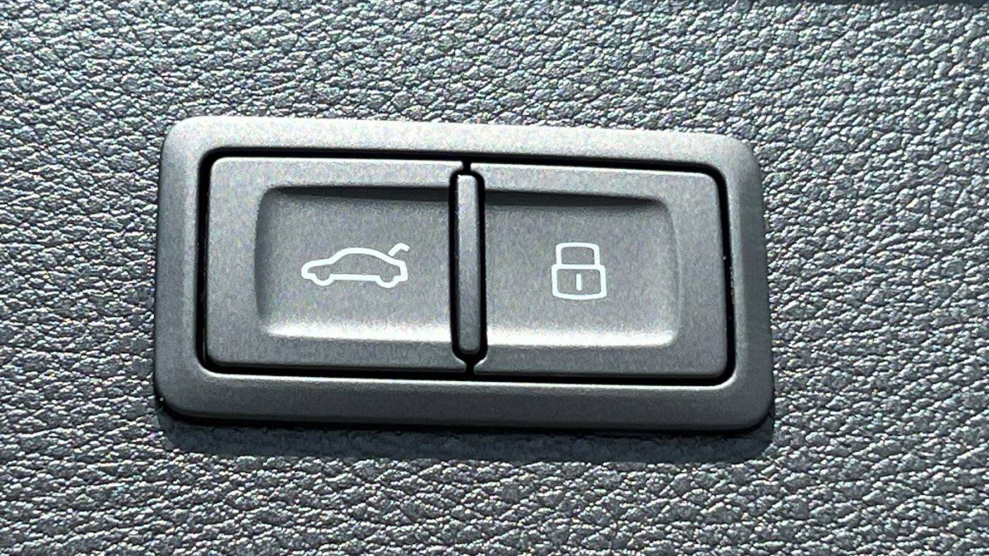2025 Audi Q5 WA1E2AFY8S2064968
