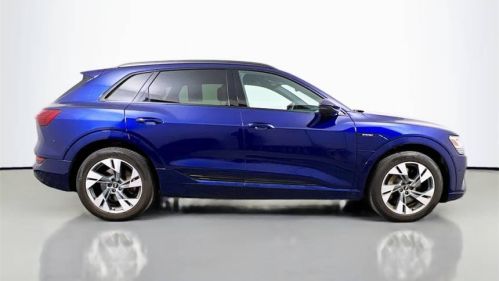 2022 Audi e-tron - Images - 8
