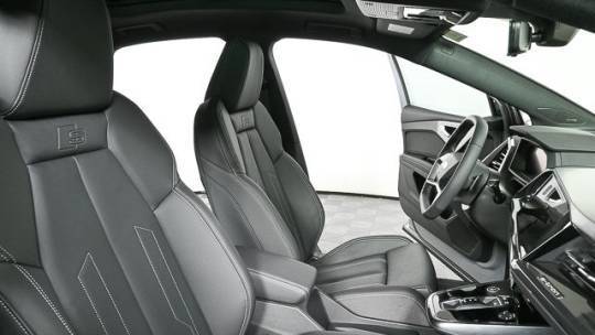 2025 Audi Q4 e-tron - Images - 23