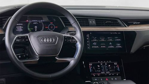 2022 Audi e-tron - Images - 25