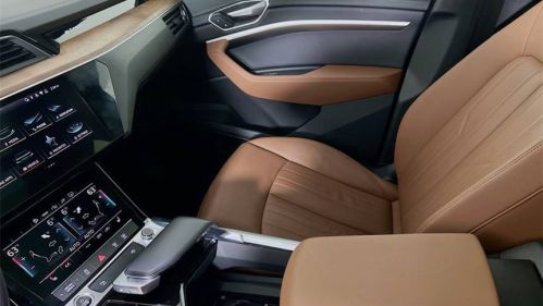 2022 Audi e-tron - Images - 26