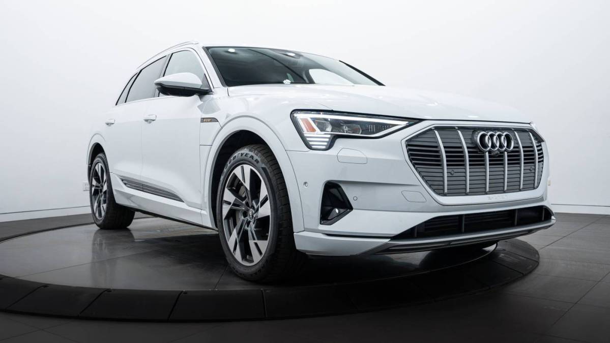 2022 Audi e-tron - Images - 1
