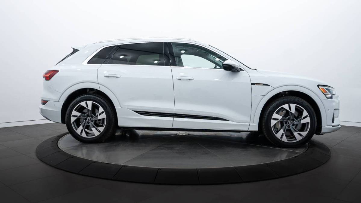 2022 Audi e-tron - Images - 4
