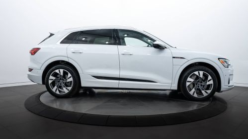 2022 Audi e-tron - Images - 4