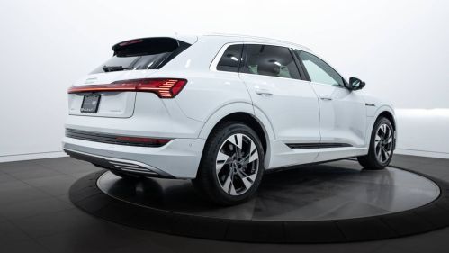 2022 Audi e-tron - Images - 5