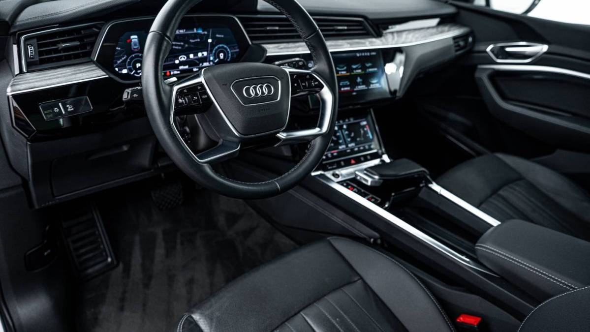 2022 Audi e-tron - Images - 9