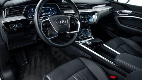 2022 Audi e-tron - Images - 9