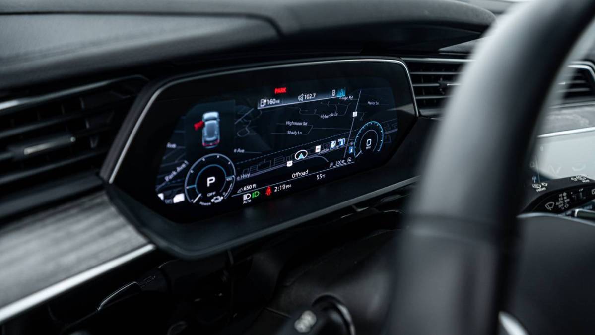 2022 Audi e-tron - Images - 11