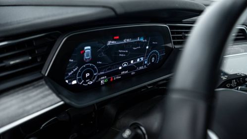 2022 Audi e-tron - Images - 11