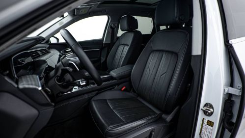 2022 Audi e-tron - Images - 14