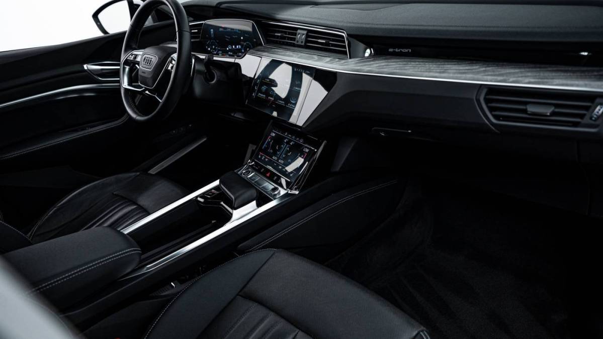 2022 Audi e-tron - Images - 15