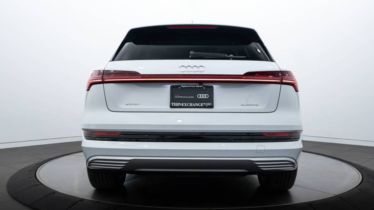 2022 Audi e-tron - Images - 19