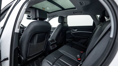 2022 Audi e-tron - Images - 20
